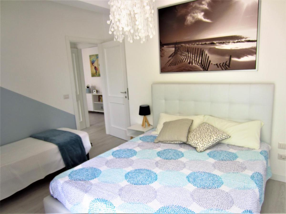 Happy Whale Apartment Rimini Exterior photo