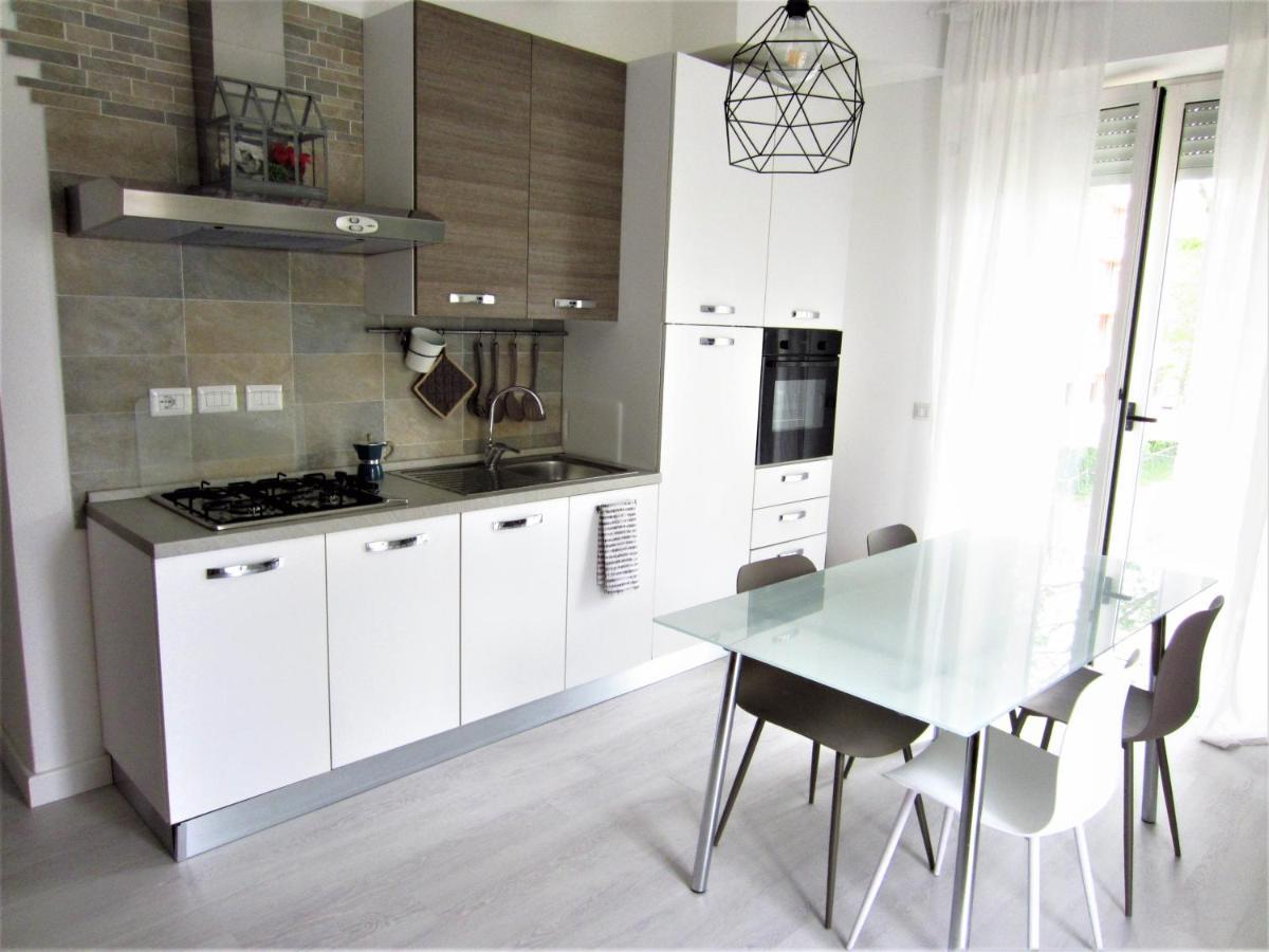 Happy Whale Apartment Rimini Exterior photo