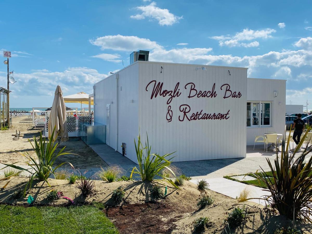 Happy Whale Apartment Rimini Exterior photo
